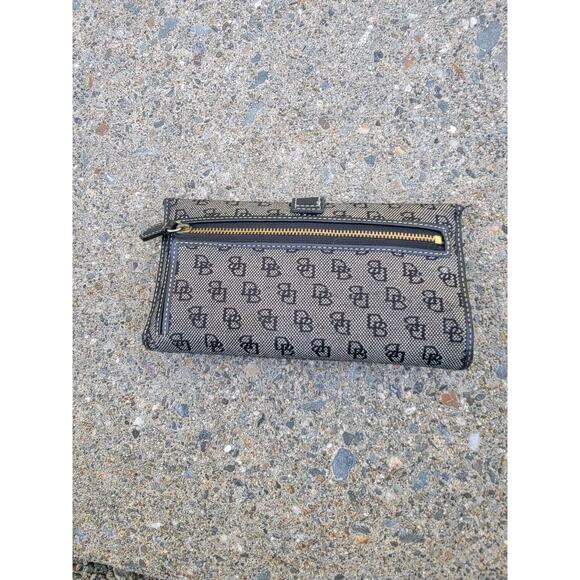 Vintage Dooney & Bourke Signature Checkbook Wallet Lock Key CANVAS Black READ - Picture 4 of 11